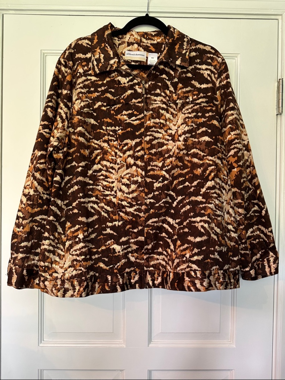 Alfred Dunner Brown, Cream, and Gold Printed Zip-Front Jacket 16W - Picture 8 of 11